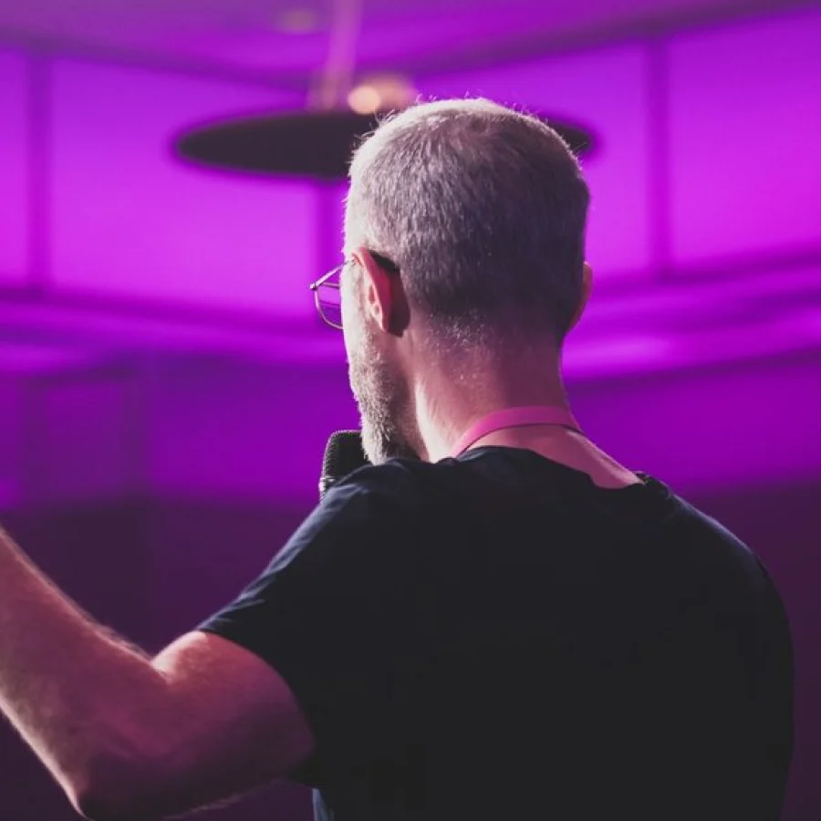 WAM-COMMS-Blog-HyvaDevParadise-22.04 copia